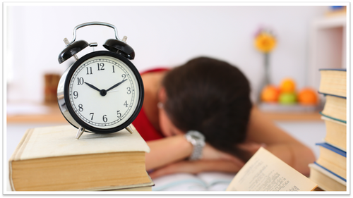 4 Ways to Stop Procrastinating with Your Education